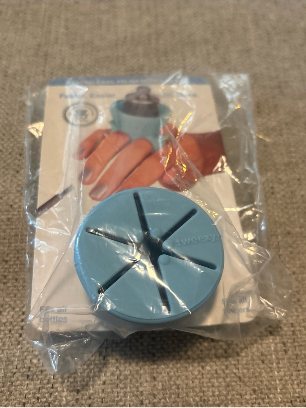 Tweexy - Wearable Nail Polish Bottle Holder Ring